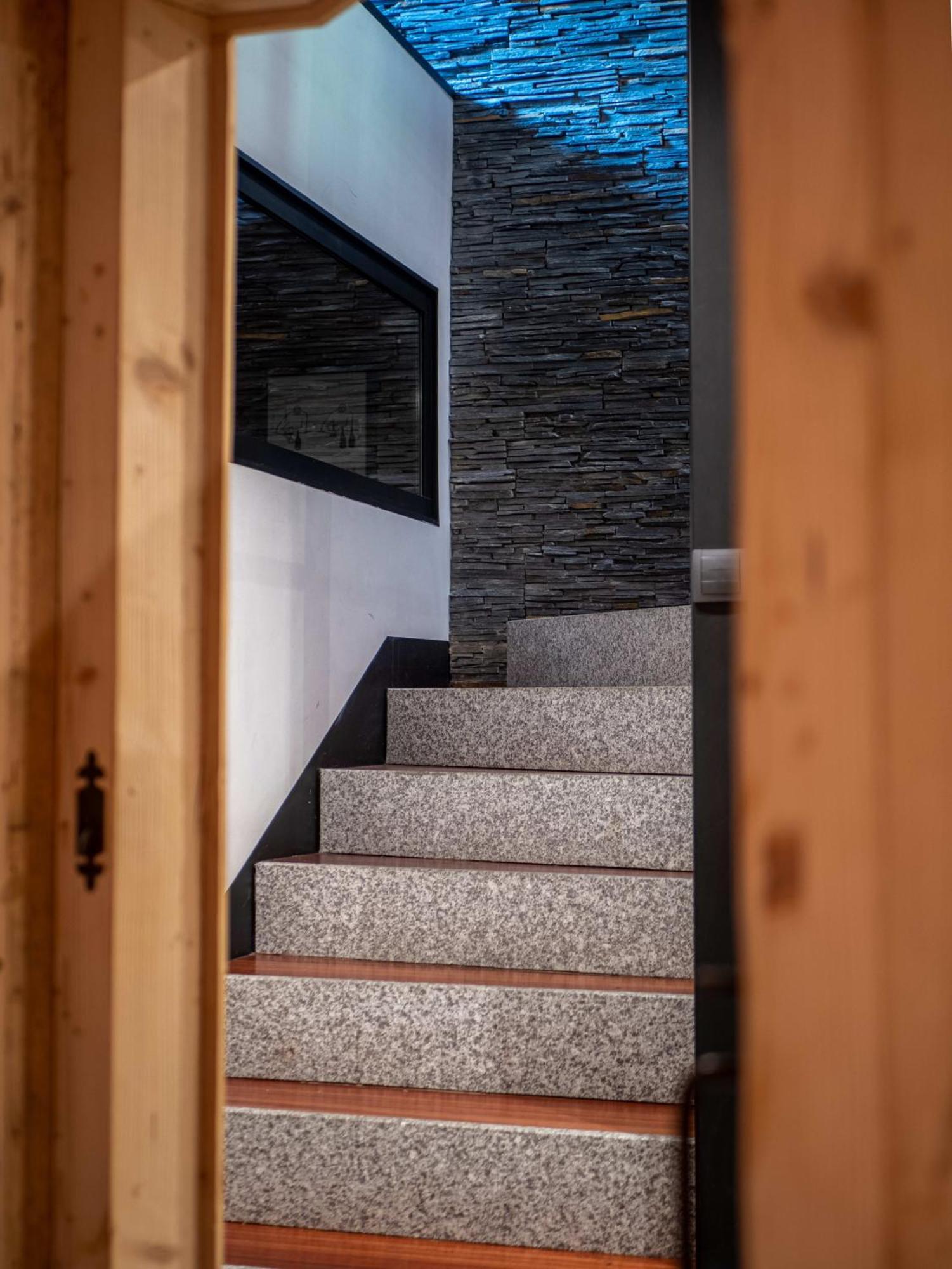 Bonami 450 M2 Salle Cinema Jacuzzi Hammam Chalet
